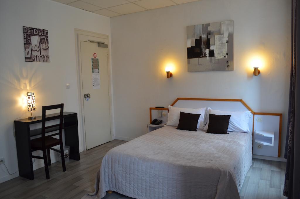 שרבורג Hotel De La Croix De Malte חדר תמונה